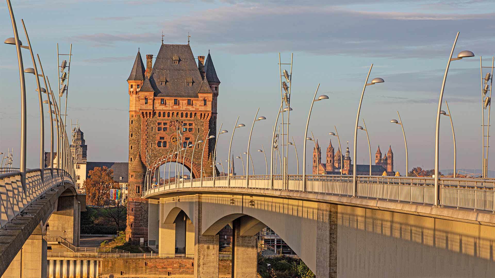 Nibelungenbrücke in Worms