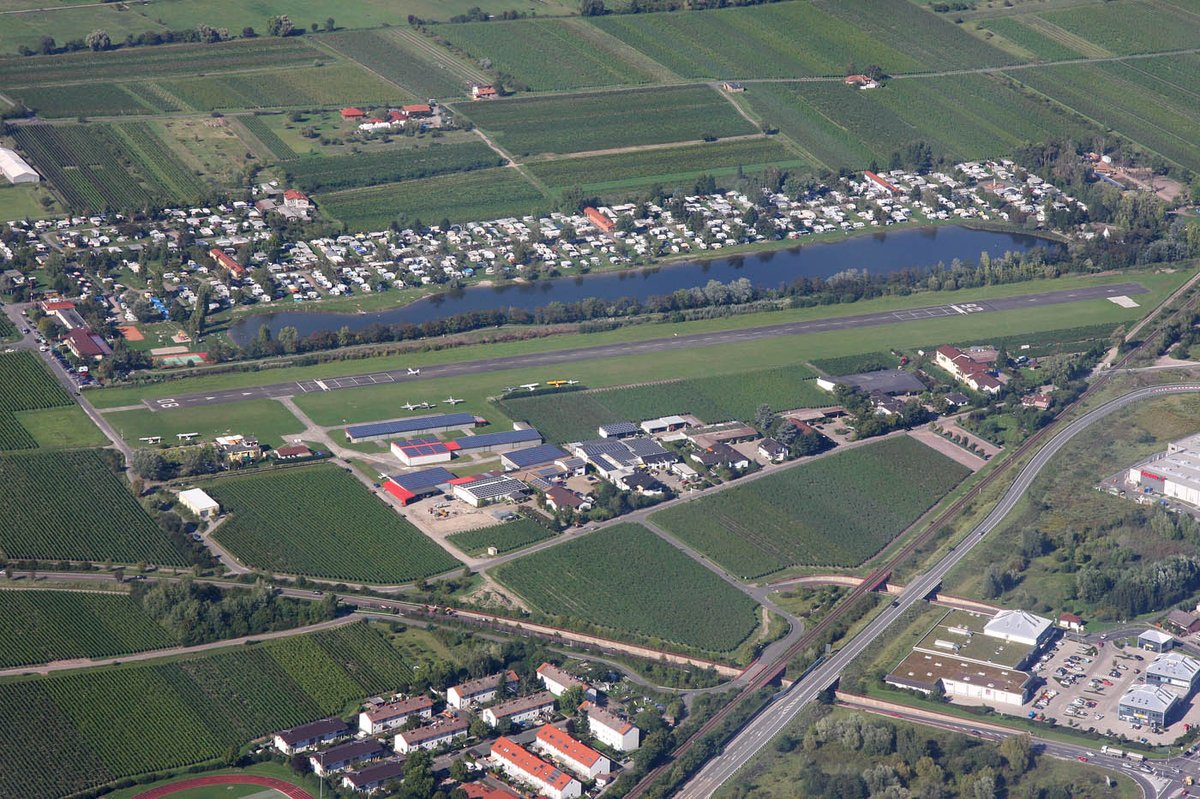 Flugplatz Bad Dürkheim EDRF — Ground View